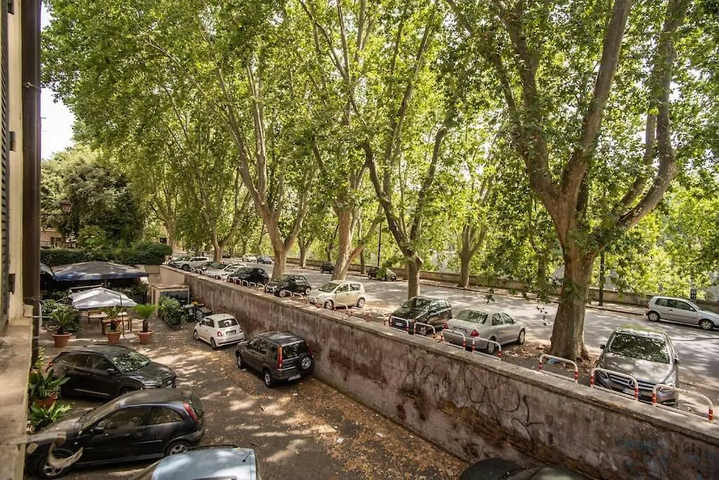 Sant'Eligio River View Suite Rome Italy
