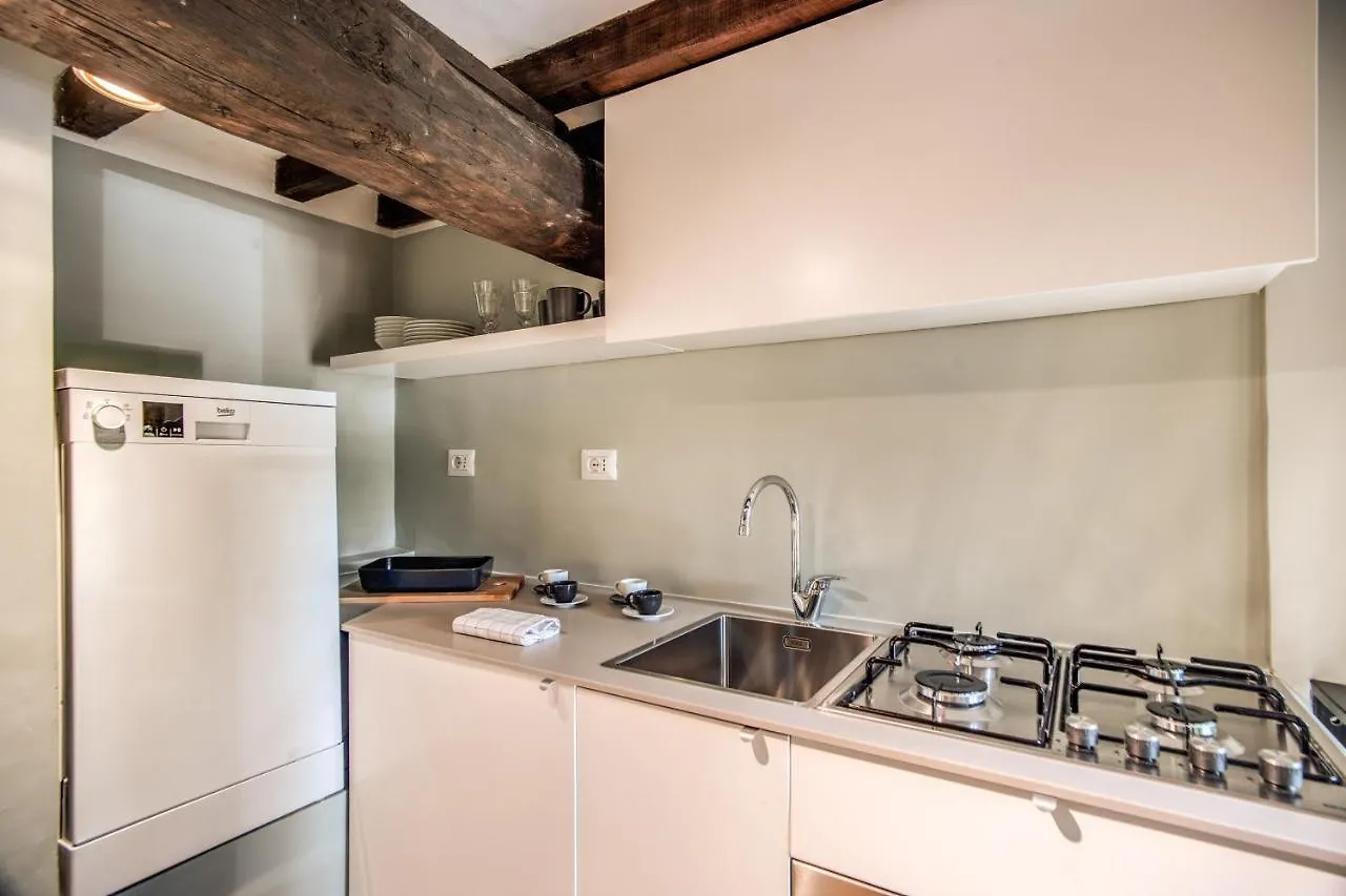 Sant'Eligio River View Suite Rome Italy